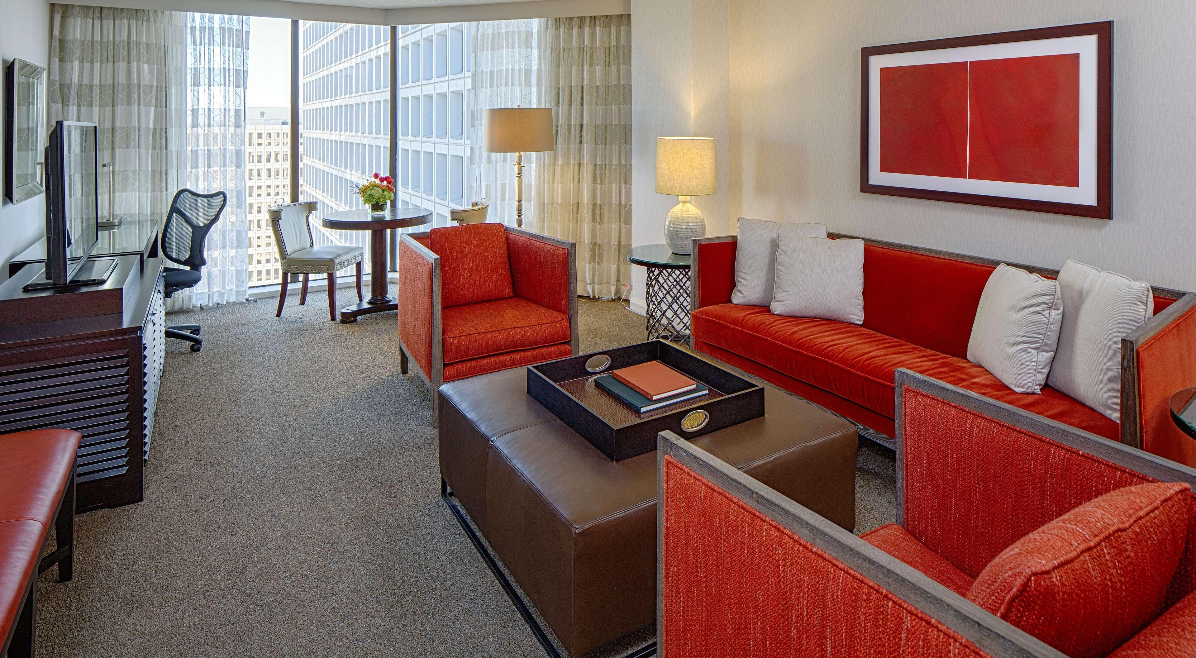 Doubletree By Hilton Hotel Houston Greenway Plaza Exterior foto