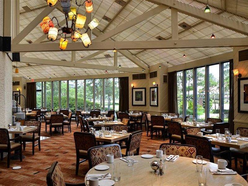 Doubletree By Hilton Hotel Houston Greenway Plaza Exterior foto